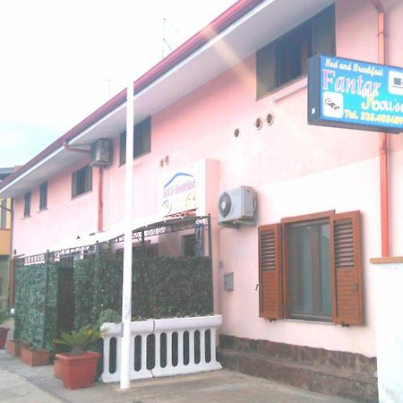 B&B Fantar House Carbonia Bagian luar foto