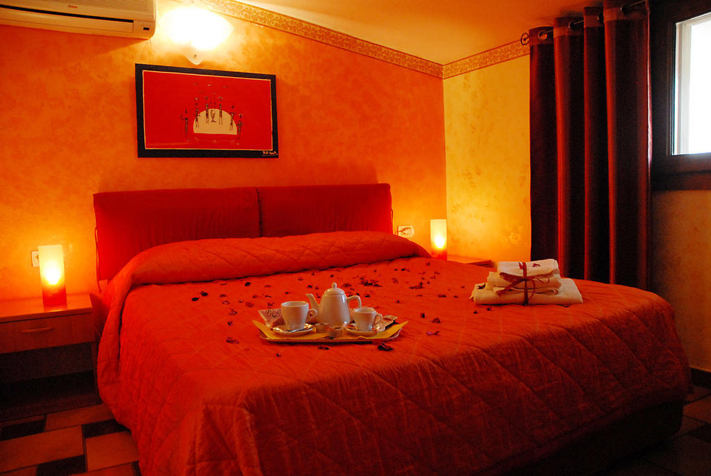 B&B Fantar House Carbonia Ruang foto