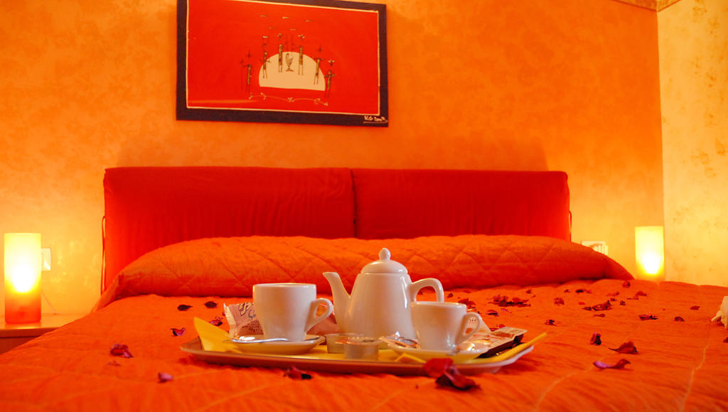 B&B Fantar House Carbonia Ruang foto