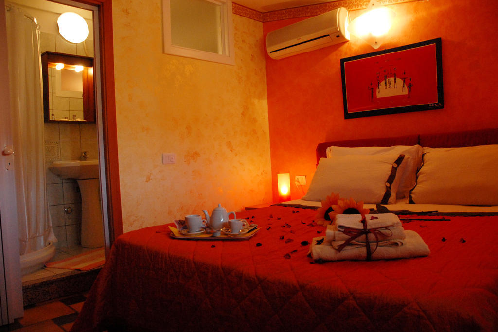B&B Fantar House Carbonia Ruang foto