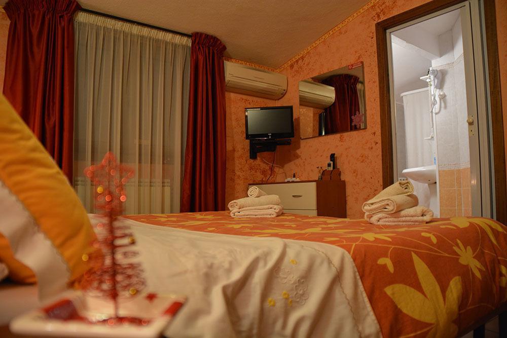 B&B Fantar House Carbonia Bagian luar foto