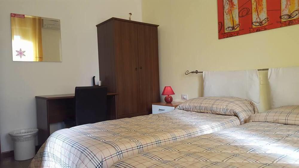 B&B Fantar House Carbonia Bagian luar foto