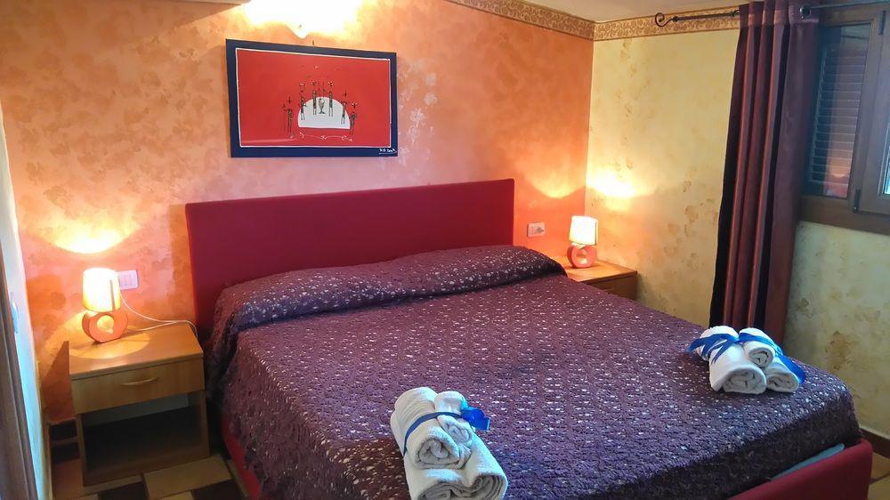 B&B Fantar House Carbonia Bagian luar foto