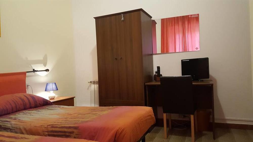 B&B Fantar House Carbonia Bagian luar foto