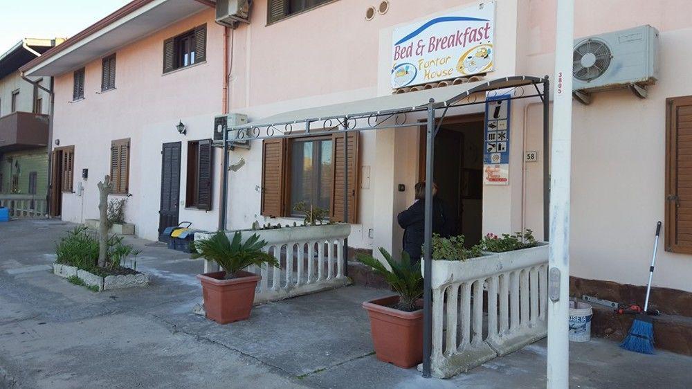 B&B Fantar House Carbonia Bagian luar foto